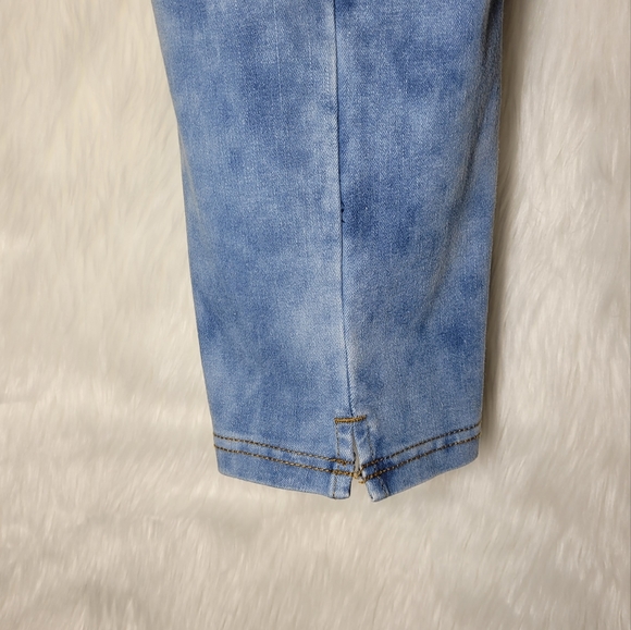 Peter Nygard Capri Tummy Control- 4 Way Stretch - Picture 5 of 7